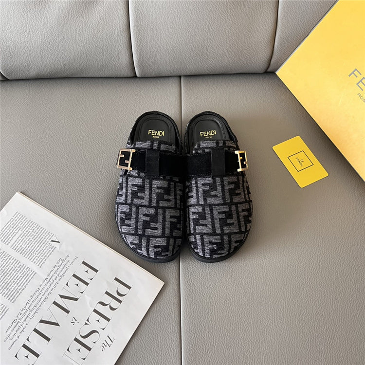 Fendi Clogs