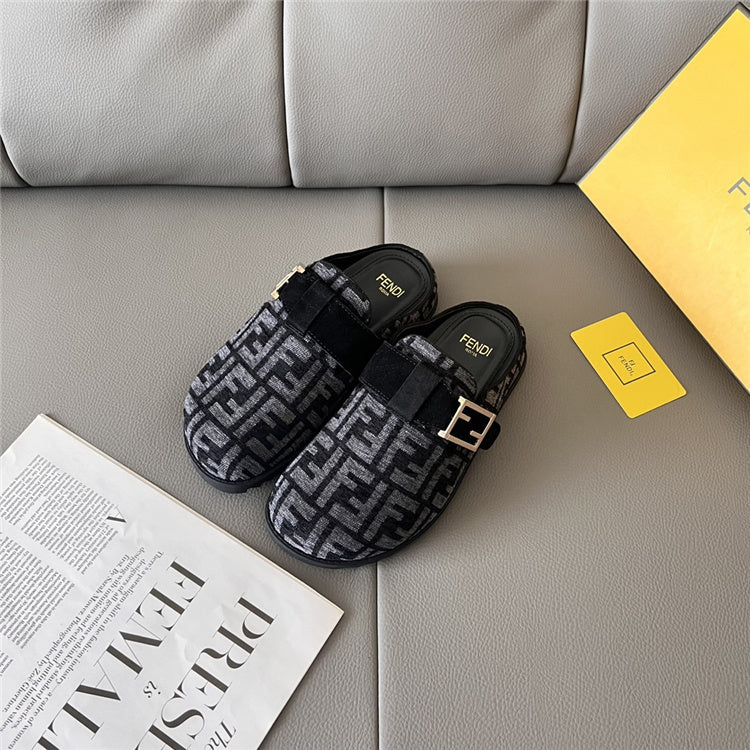 Fendi Clogs