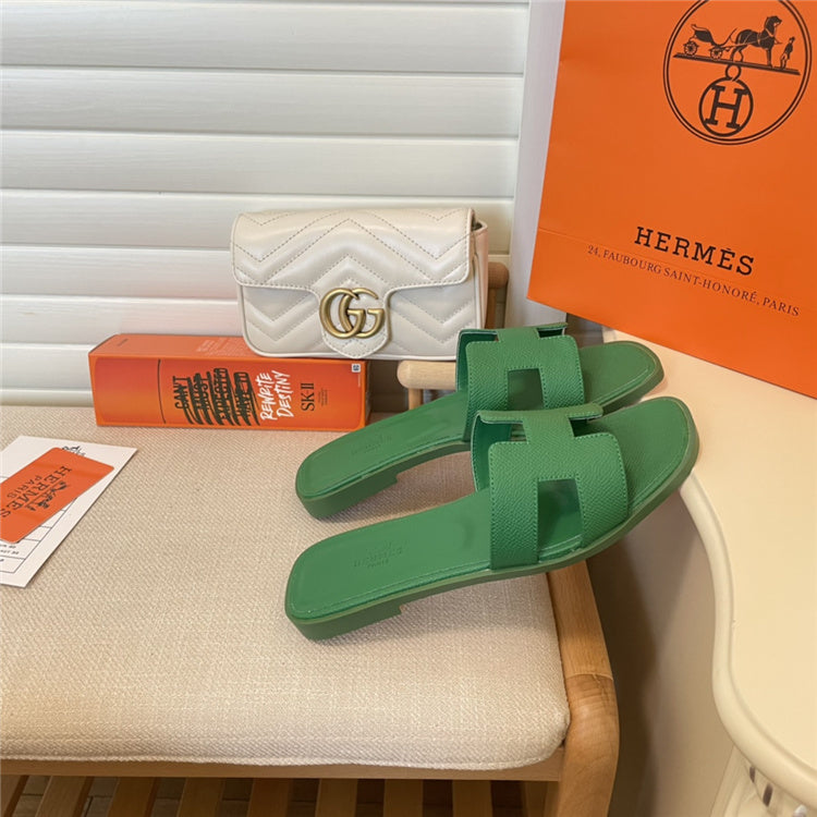 H Slide Sandals